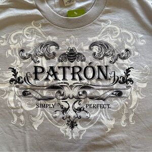 Patrón Simply Perfect Graphic T-Shirt